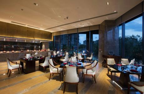 Hilton Wuhan Riverside - 47