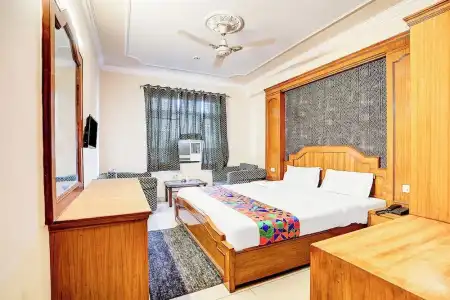 OYO 6886 Gold Palace - 18