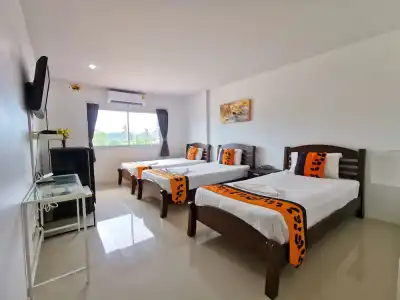 Phet Cha-am Plaza & Resort - 35