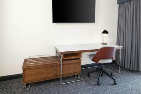 Courtyard Chesapeake Greenbrier - 59