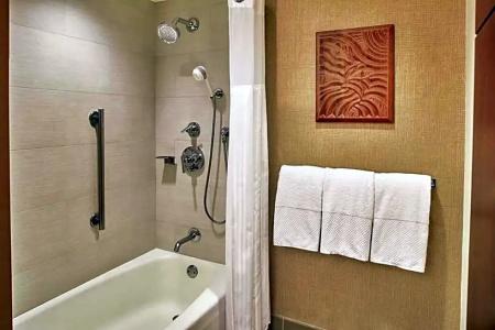 Hilton Hawaiian Village Waikiki Beach Resort - 402