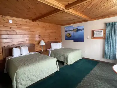 Lake Crest Inn - 4