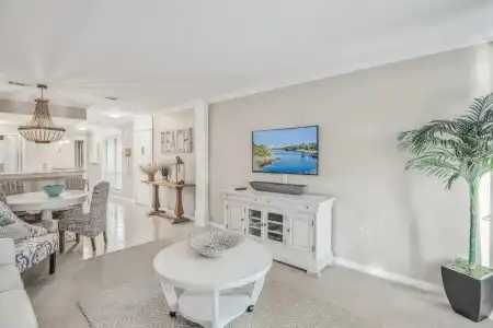 823 Harbour Point - 4