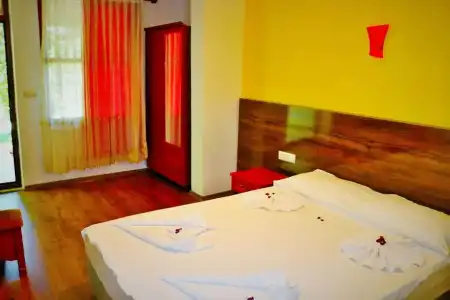 Simge Pension - 33