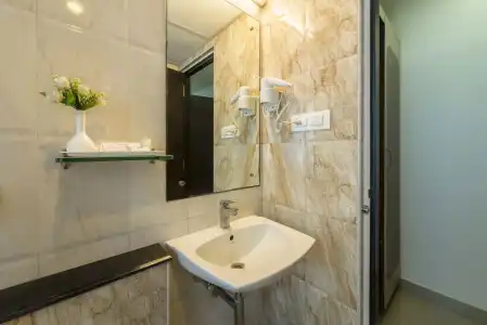 Treebo Raj Elegance Manyata Tech Park - 7