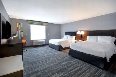 Hampton Inn & Suites Las Vegas Convention Center - No Resort Fee - 5