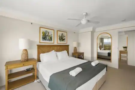 Gemini Court Holiday Apartments - 497