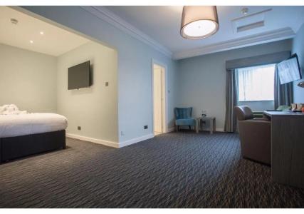 London Chigwell Prince Regent, BW Signature Collection - 25