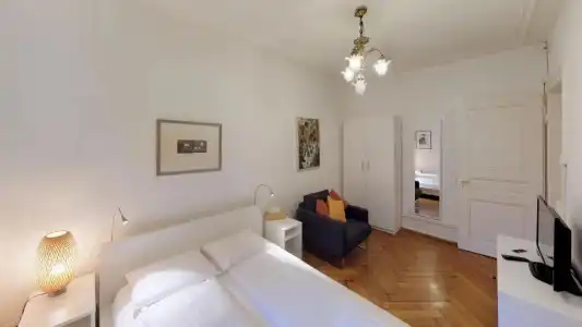 Unique Serviced Living at Airport Line - 48