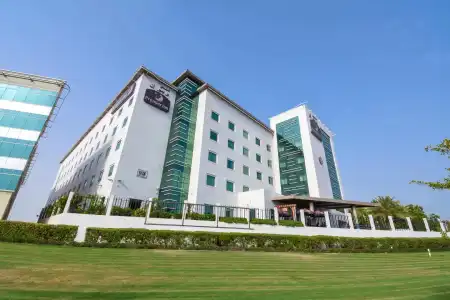 Premier Inn Dubai International Airport - 1