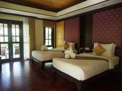 Khao Lak Palm Beach Resort - 38