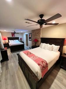 Lantern Light Inn - Romantic Getaway - 65