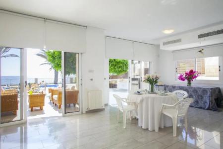 Meneou Beachfront Villa Sunset - 71