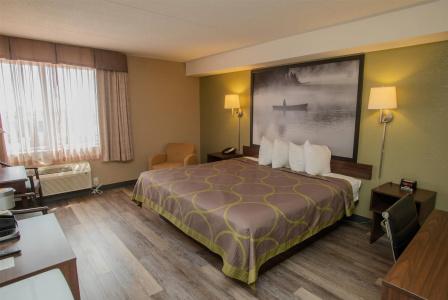 Super 8 Mississauga - 12