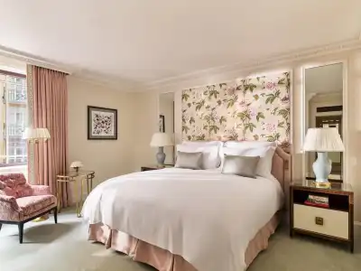 The Dorchester - 10