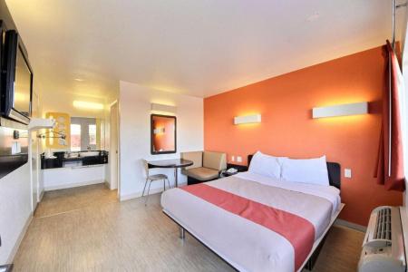 Motel 6 Laredo, TX - South - 38