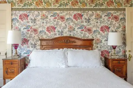 Martine Inn - 29