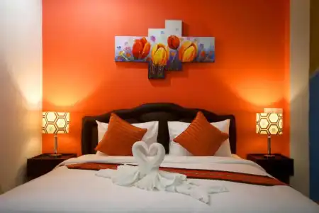 Tulip Inn - 76