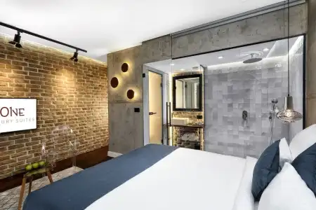 One Luxury Suites - 74