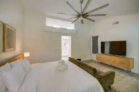Bakersfield Oasis: Private Pool, Hot Tub & Patio! - 26