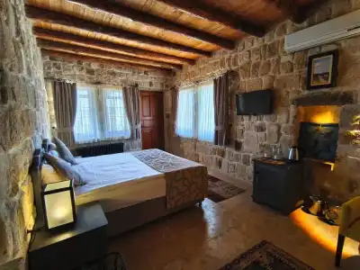 Acropolis Cave Suite - 63