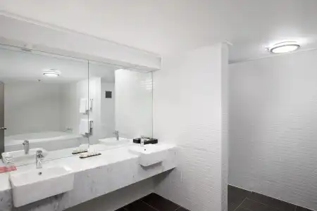 Rydges Canberra - 8