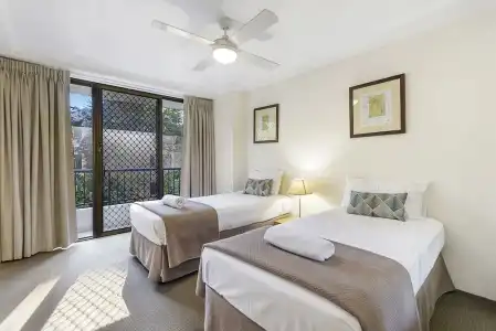 Surfers Century Oceanside Apartments - 142