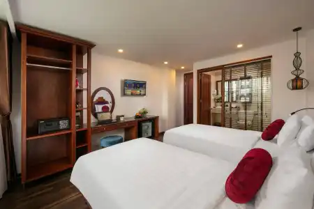 Vision Premier & Spa - 3