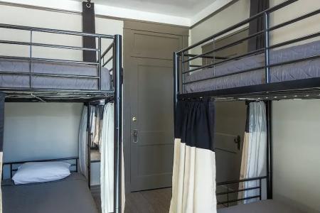 Gardner & Hostel - 101