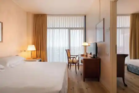Grand Astoria - 72