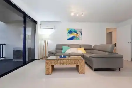 Surf Regency Apartments - 81