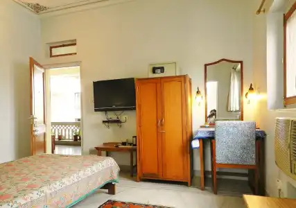 Tara Niwas - 62