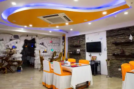 Royal Penguin Boutique & Spa - 25