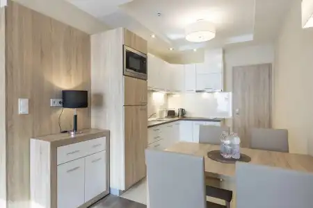 Silver Crown & Residence - 18