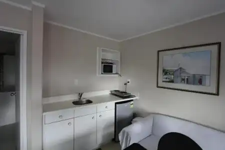 Motel 80 - 13
