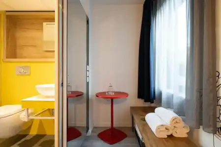 B&B Brussels Centre Louise - 52