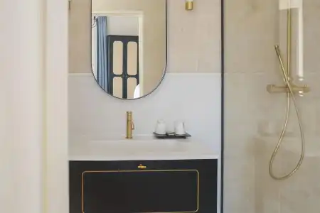 Best Western Le Cheval Blanc - Vieux Port - 31
