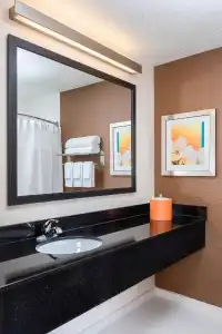Fairfield Inn & Suites Grand Rapids Airport - 18