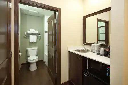 Best Western Pacific Inn - 35
