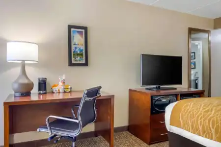 Spark by Hilton Atlanta Airport South College Park - 76