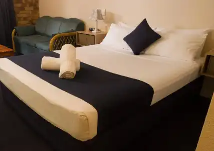 Lancaster Court Motel - 5