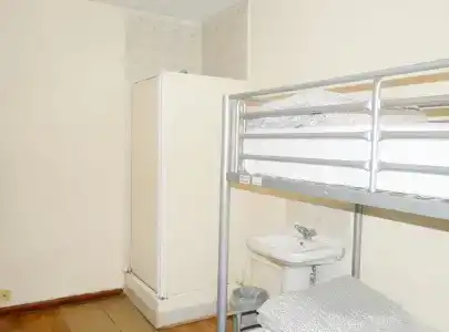 Kensal Green Backpackers 1 - 8