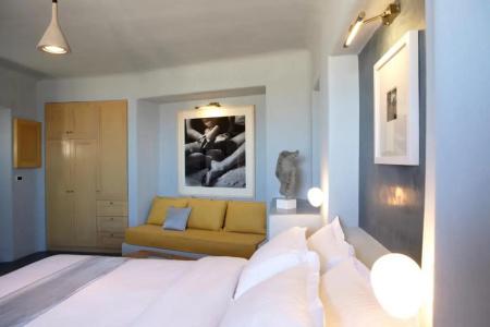 Voreina Gallery Suites - 51