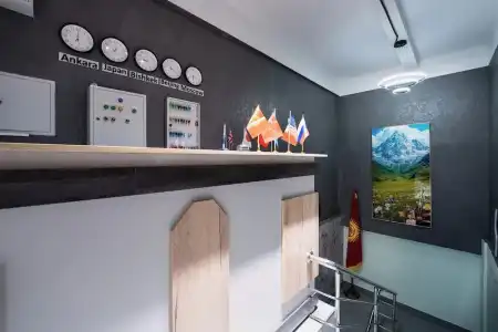 Qlife Capsule Hostel - 1