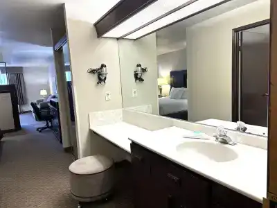Hyatt House Portland Airport - 19