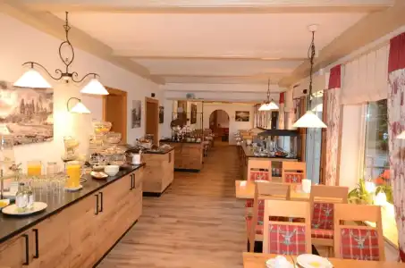 Cafe Fuggerhof - 10