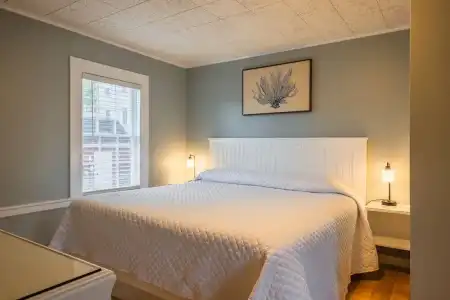 Eagle House Motel - 79