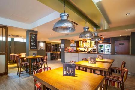 Premier Inn London Hammersmith - Ravenscourt Park - 9