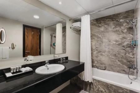 Hawthorn Suites by Wyndham Center - 52