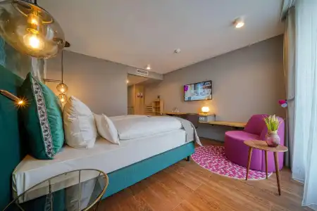 Vienna House Easy by Wyndham Freiburg - 1
